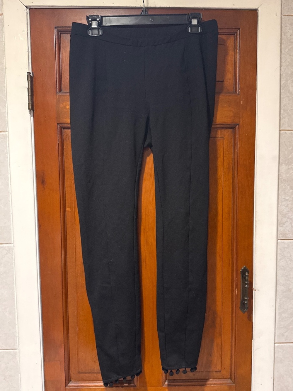 Carmen Marc Valvo Ankle Pom-Pom Trim Leggings